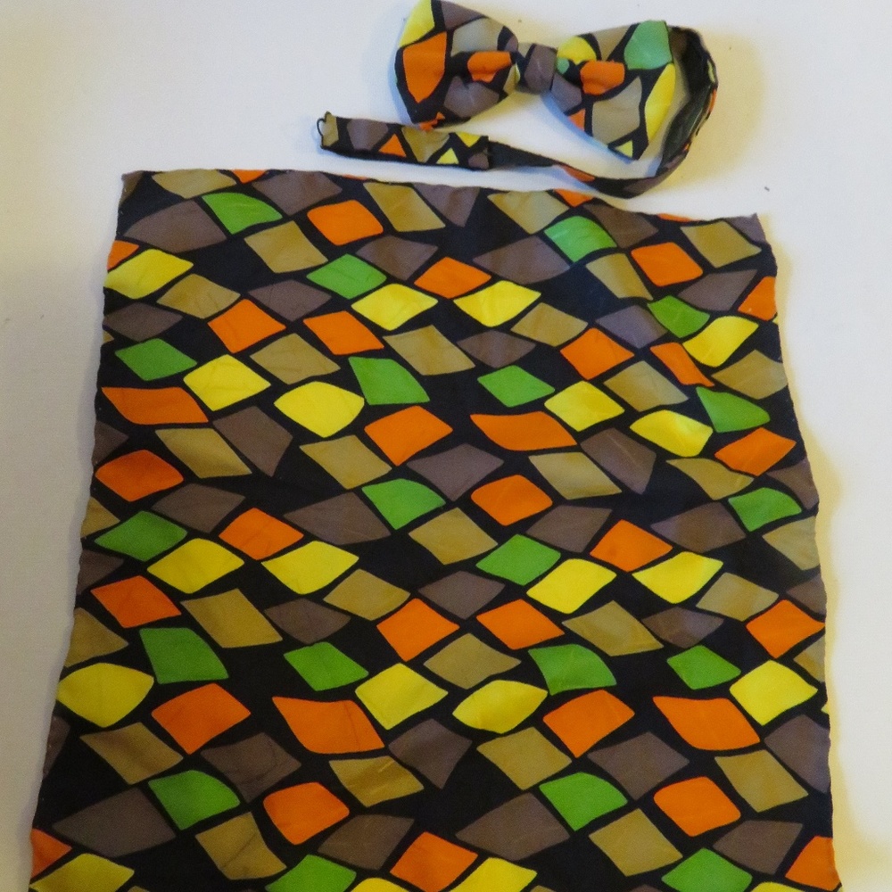 VICTOR TALBOTS 2 PCS SILK HANDKERCHIEF & BOW TIE *